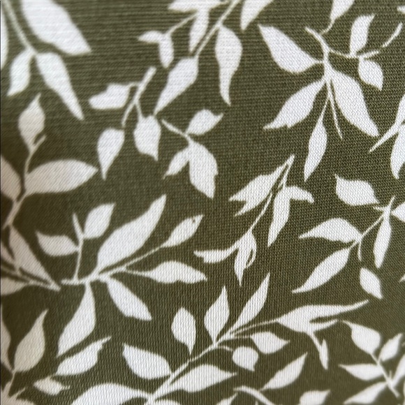 White and Green Maxi Slip Skirt for Resort Wear - Picture 2 of 8